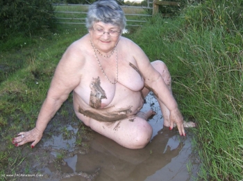 Fat granny nude